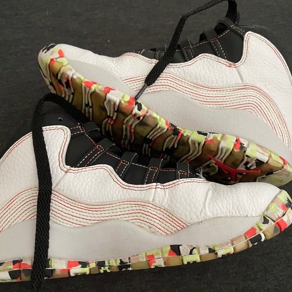 Kids Jordan’s - Picture 5 of 5